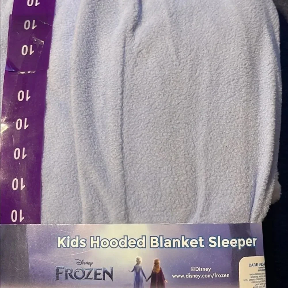 Kids- Frozen hooded blanket sleeper Size 10